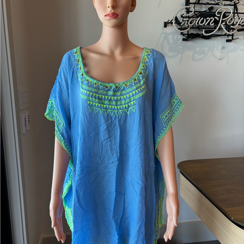Gianni Bini Ice Blue Tunic with Neon Green Accents